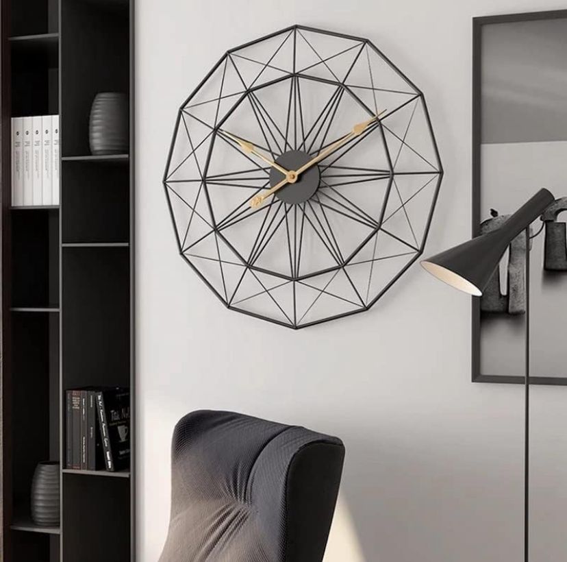 Luxurious SPIDER MI Wall Clock