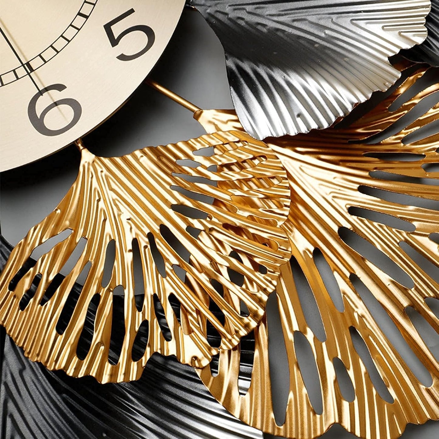 Luxurious MECORA MI Metal Wall Clock
